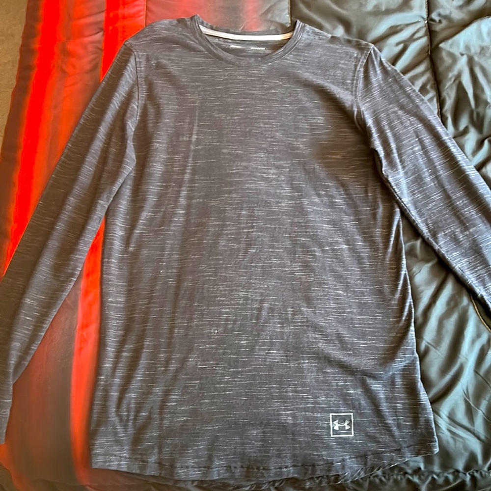 Under Armour fitted adult small long sleeve-tee